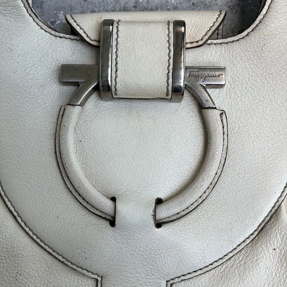 Ferragamo shoulder bag - Picture 2 of 8